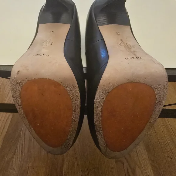 Cole Haan In Collaboration w/Nike,Black Leather Platform Rounded-Toe Pumps, Sz 8 - Picture 7 of 7